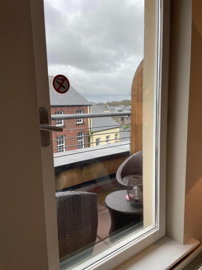 Penthouse Apartment Kilkenny Bagian luar foto