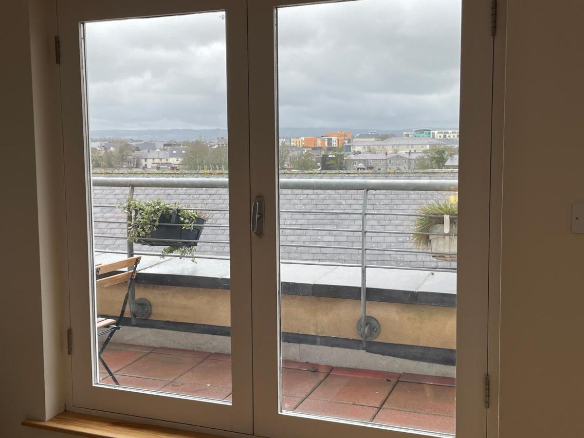 Penthouse Apartment Kilkenny Bagian luar foto